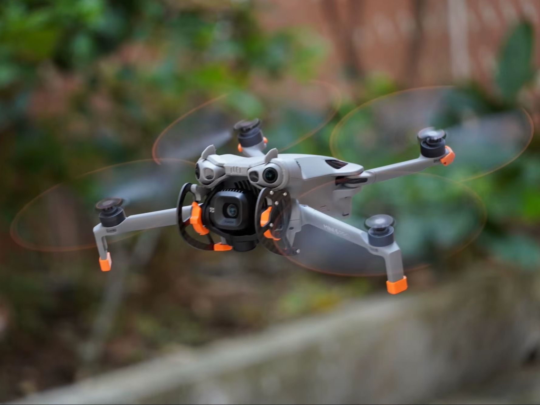 DJI Mini 5 / Mini 5 Pro ドローン用ジ - Drone Propeller Guard のレビューと価格